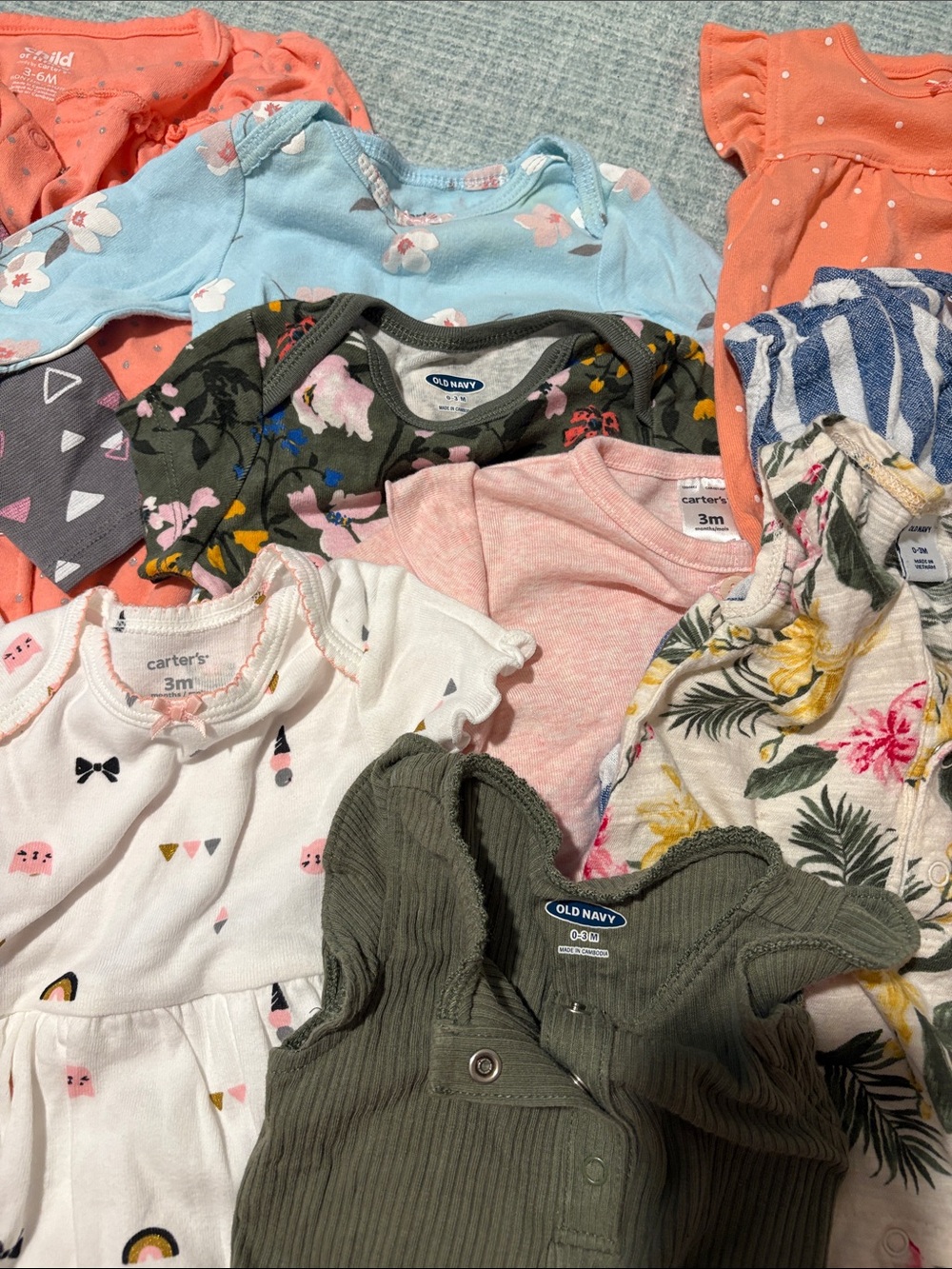 Girl bundle—mostly 0-3 - Picture 3 of 4